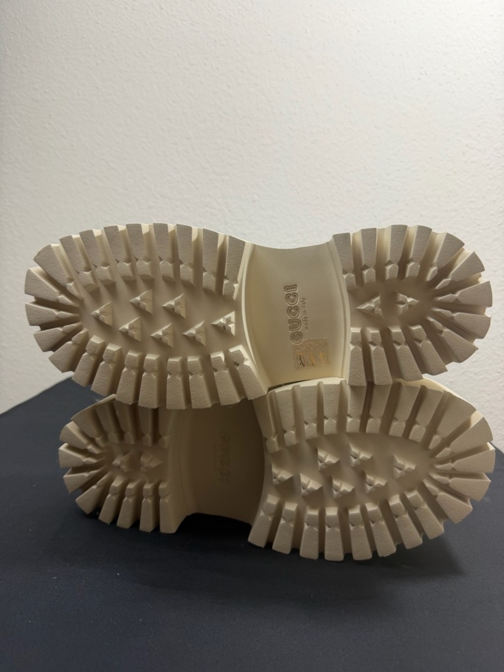 Gucci Platform Perforated G Sandals - Picture 7 of 7